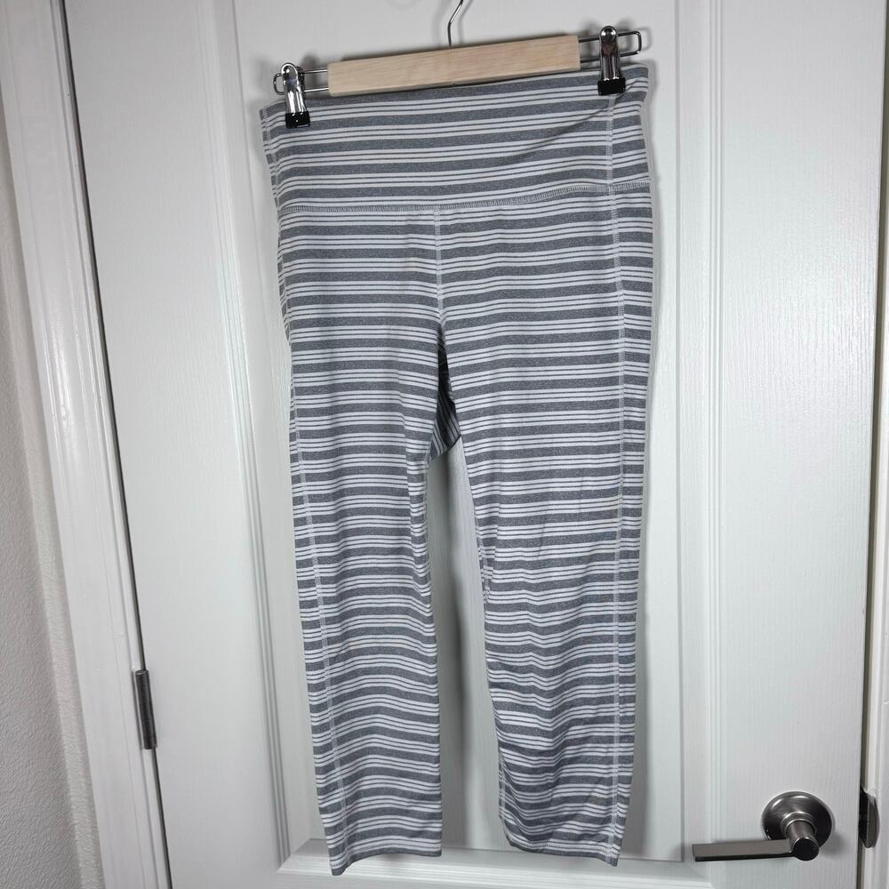 Athleta Chaturanga Capri Leggings Heather Gray White Stripe Women’s Medium